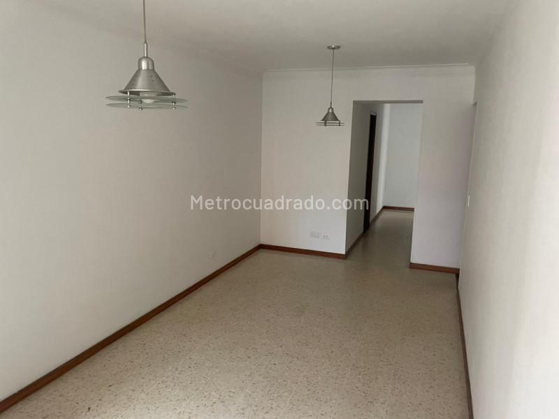 Apartamento de 3 Alcobas en Floresta con Parqueadero y Balcón - 3