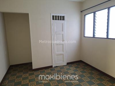 Casa de 5 alcobas en venta en Florida Nueva, Medellín, 195 m² · foto 2 de 20