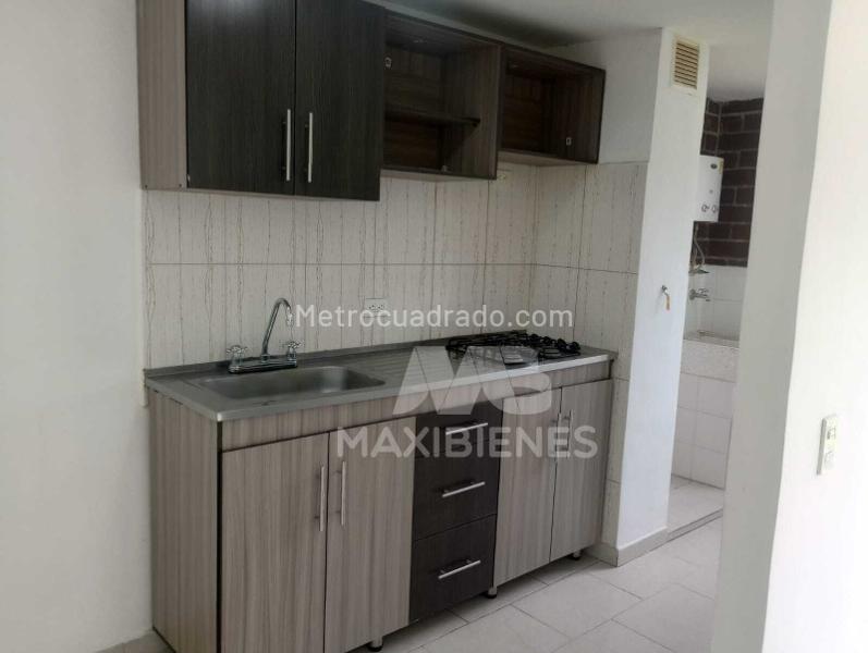 Apartamento de 3 Alcobas con 2 Baños en El Vergel, Medellín - 2