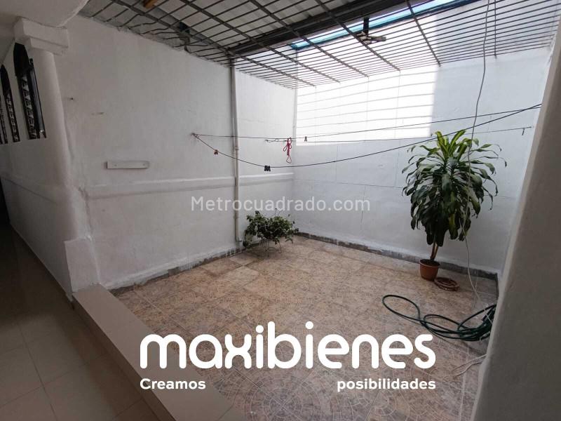 Excellent 4BR House in Campo Valdes 1 - 2