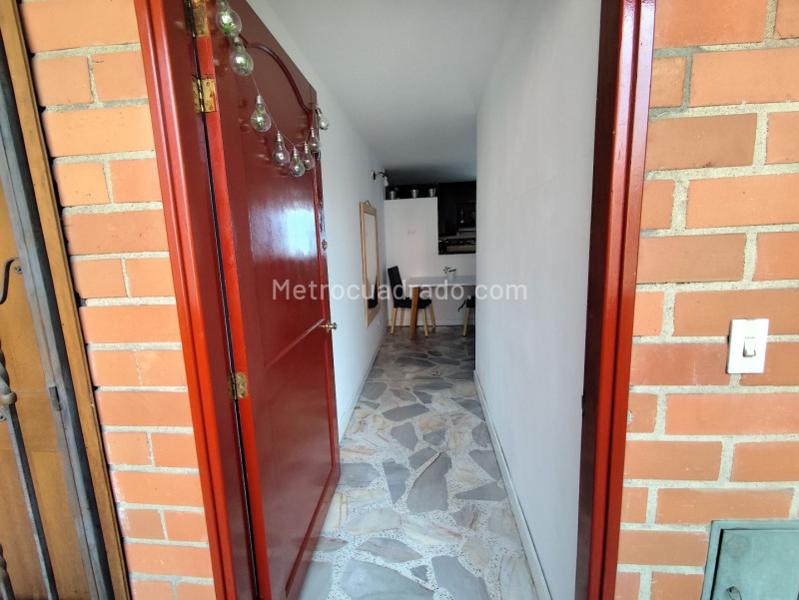 Apartamento Amoblado de 3 Alcobas en La Loma del Indio (67 m²) - 2