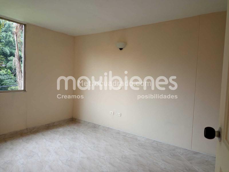 Bright 3BR Apartment with Parking in Belen La Palma - 7