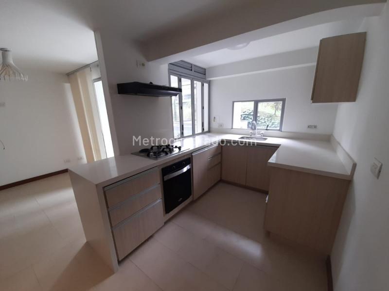 2BR Apartment in Loma Del Escobero (85 m²)