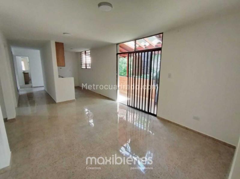 Spacious 4BR Apartment in Florida Nueva - 4