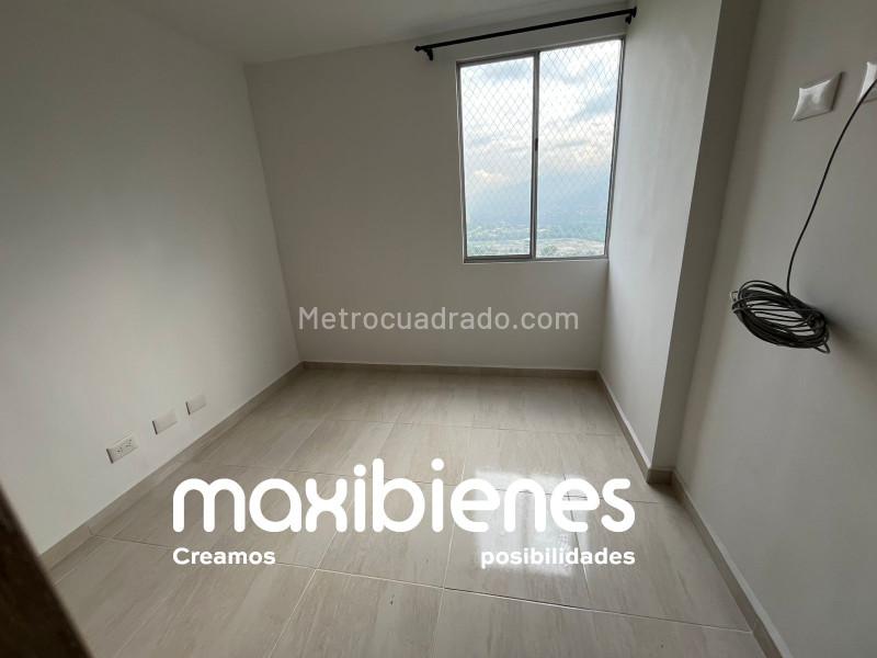 3BR Apartment in Niquia (73 m²) - 3