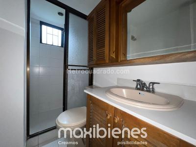 Apartamento de 3 alcobas en arriendo en San Diego, Medellín, 87 m² · foto 11 de 18