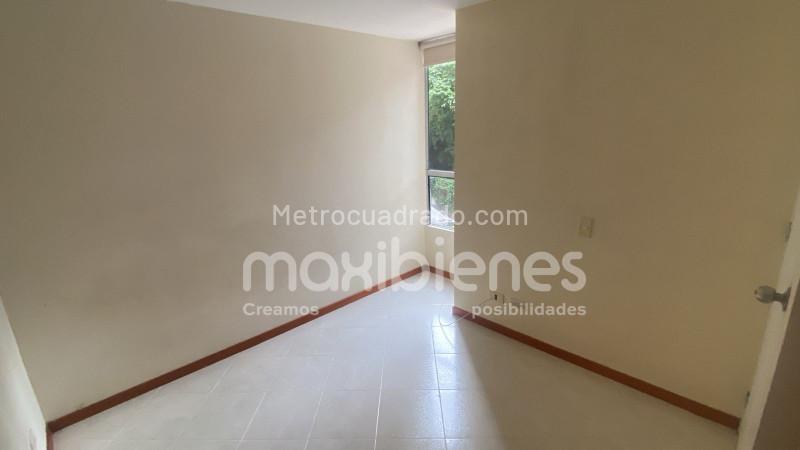 3BR Apartment for Rent in La Loma del Indio, Medellín