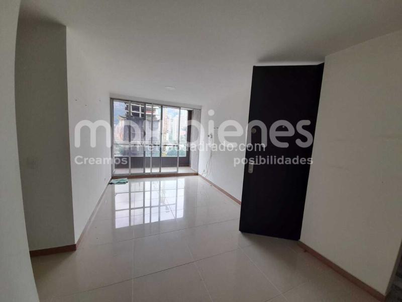 Apartamento de 3 Alcobas en El Poblado (Ciudad del Río) con Balcón - 7