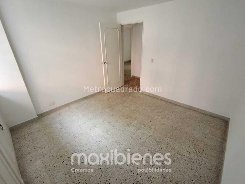 Apartamento grande de 5 Alcobas en Conquistadores - 4