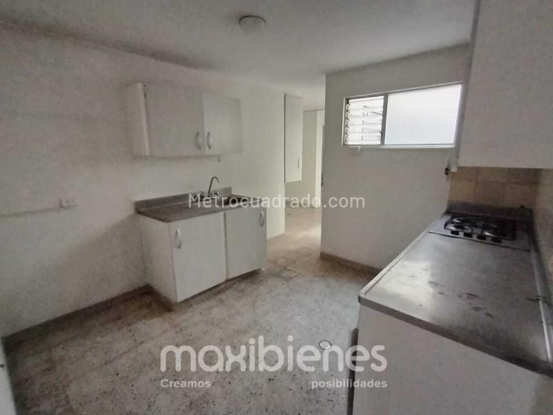 Apartamento grande de 5 Alcobas en Conquistadores - 5