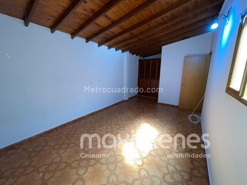 Spacious 5BR Apartment in Aranjuez - 5