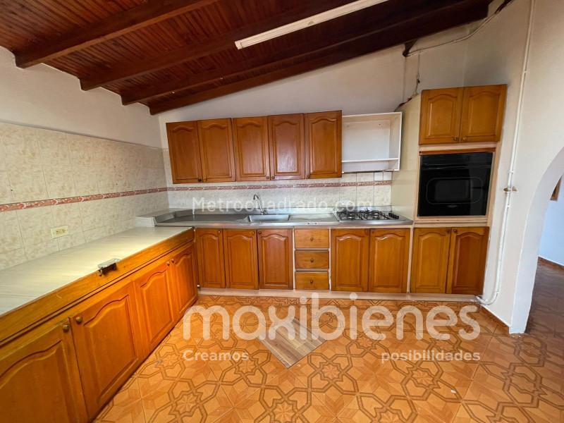 Spacious 5BR Apartment in Aranjuez - 6