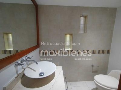 Apartamento de 3 alcobas en arriendo en El Poblado, Medellín, 160 m² · foto 16 de 19
