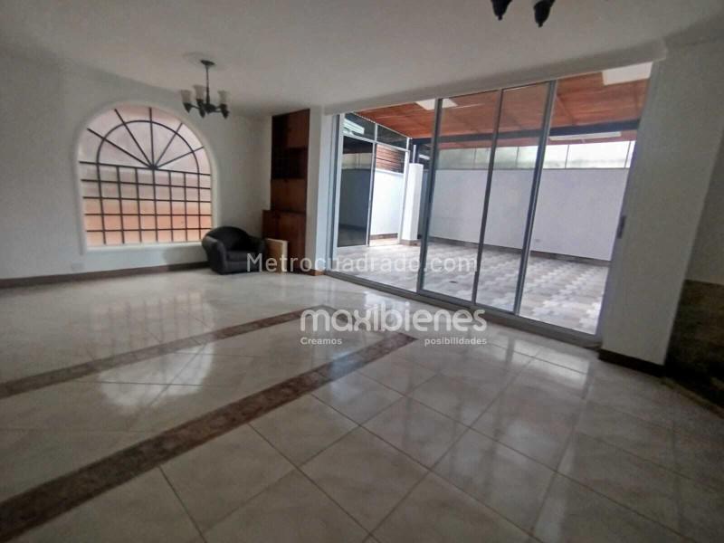 Beautiful 5BR House in La Inferior - 3