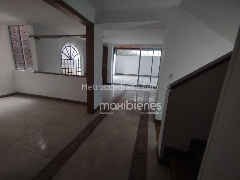 Beautiful 5BR House in La Inferior - 4