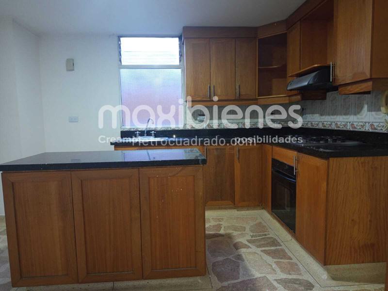 Apartamento de 3 Alcobas en Alquiler en La Castellana, Belén - 4