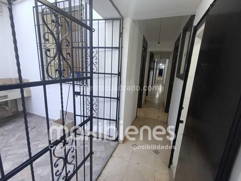 Spacious 5BR House in Prado with Excellent Lighting