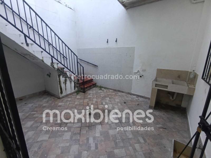 Casa Amplia de 5 Alcobas en Prado con Excelente Iluminación - 3