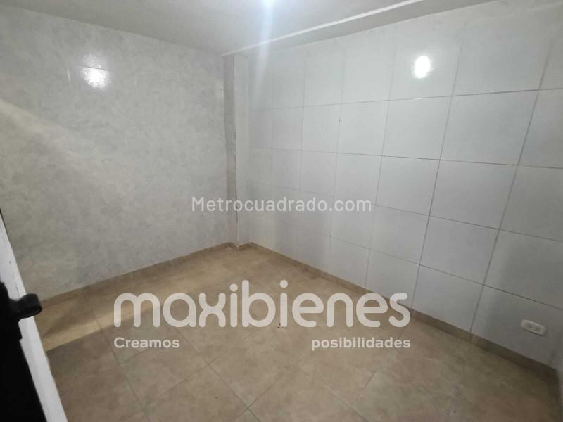 Casa Amplia de 5 Alcobas en Prado con Excelente Iluminación - 7