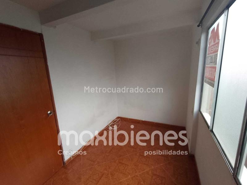 Cozy 2BR House in Prado - 4