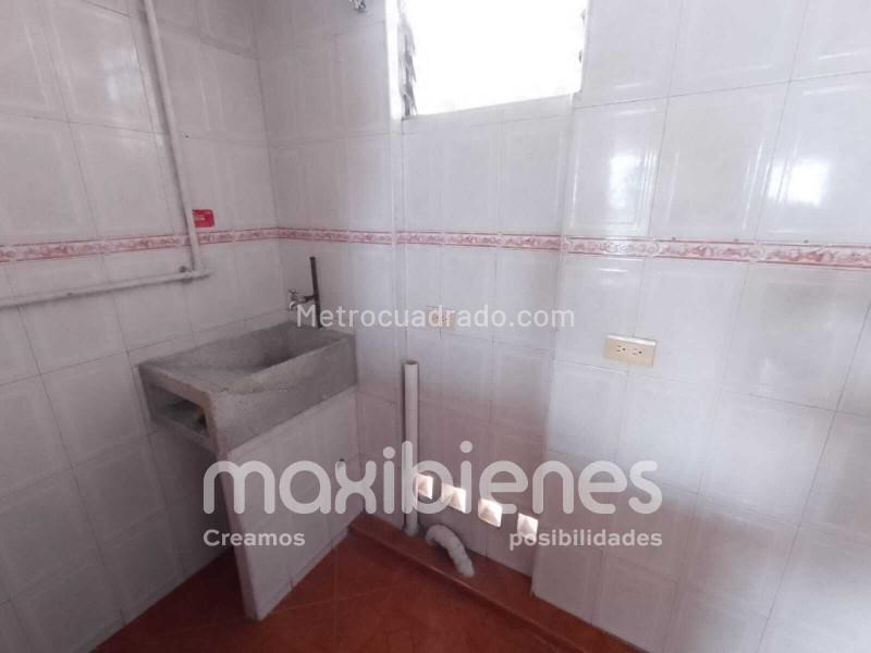 Cozy 2BR House in Prado - 6