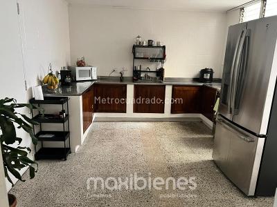 Apartamento de 5 alcobas en venta en Calasanz, Medellín, 271 m² · foto 3 de 16