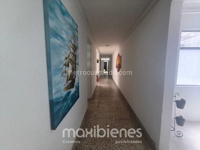Apartamento de 5 alcobas en venta en Calasanz, Medellín, 271 m² · foto 11 de 16