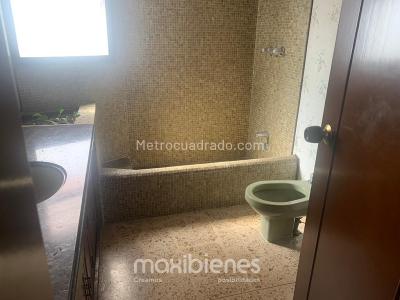 Casa de 5 alcobas en venta en Conquistadores, Medellín, 257 m² · foto 3 de 12