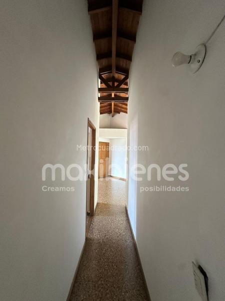 Apartamento de 4 Alcobas con Balcón y Parqueadero Cubierto en San Diego - 2