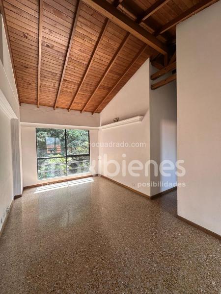 Apartamento de 4 Alcobas con Balcón y Parqueadero Cubierto en San Diego - 3