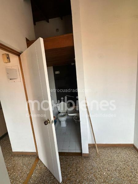 Apartamento de 4 Alcobas con Balcón y Parqueadero Cubierto en San Diego - 6