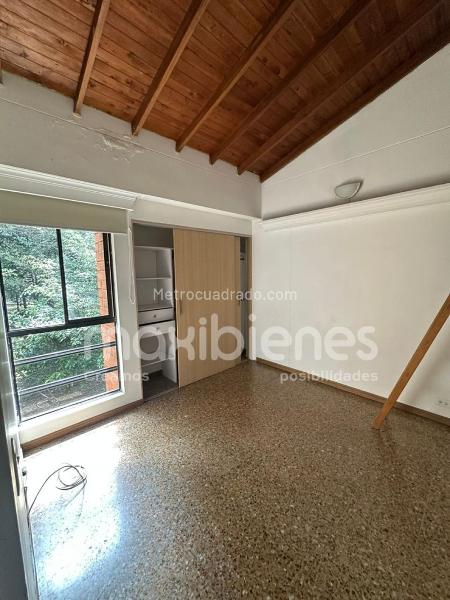 Apartamento de 4 Alcobas con Balcón y Parqueadero Cubierto en San Diego - 8