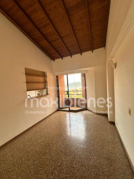 Apartamento de 4 Alcobas con Balcón y Parqueadero Cubierto en San Diego - 9