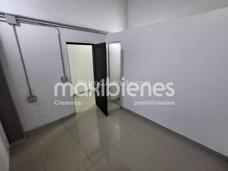 Casa Cómoda de 5 Alcobas en La América, Niza - 8