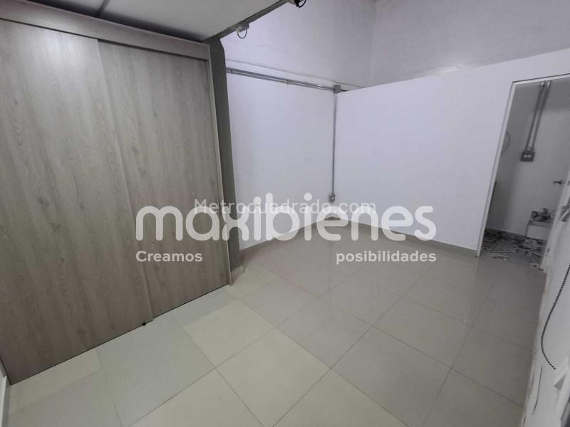 Casa Cómoda de 5 Alcobas en La América, Niza - 9