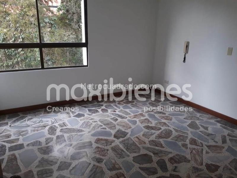 Spacious 4BR Apartment in Los Balsos, El Poblado - 4