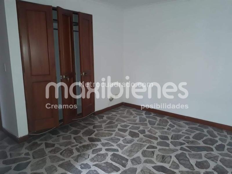 Spacious 4BR Apartment in Los Balsos, El Poblado - 8