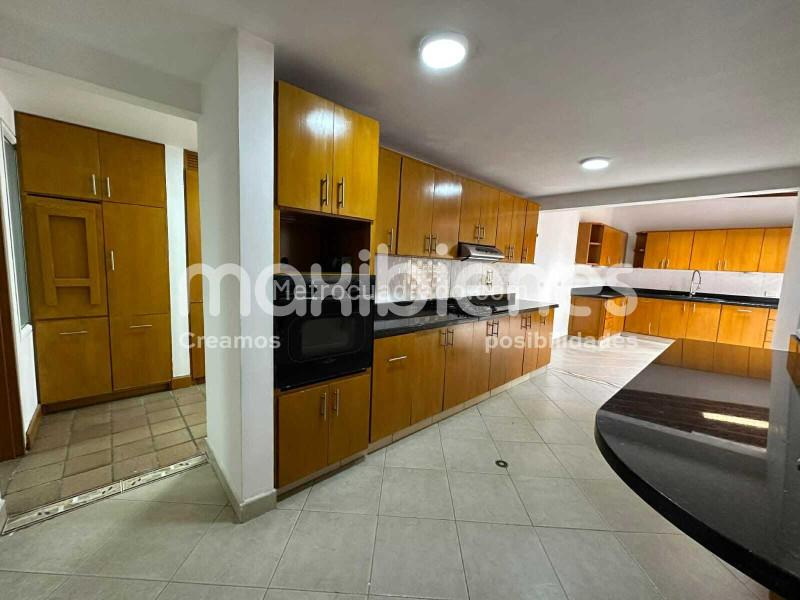 Spacious 4BR House with 4 Baths in San Lucas - 3