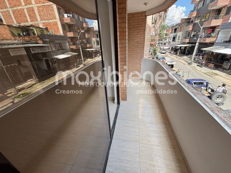 3BR Apartment in Santa Maria La Nueva (100 m²)
