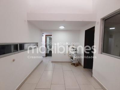 Casa de 3 alcobas en venta en La Almeria, Medellín, 158 m² · foto 4 de 18