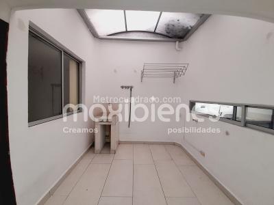 Casa de 3 alcobas en venta en La Almeria, Medellín, 158 m² · foto 7 de 18