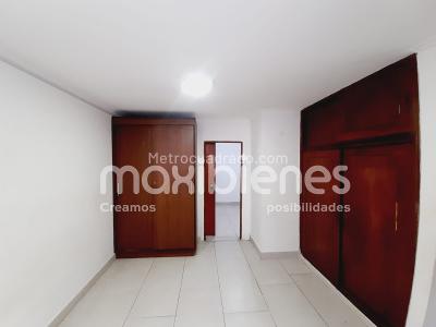 Casa de 3 alcobas en venta en La Almeria, Medellín, 158 m² · foto 8 de 18