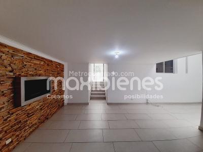 Casa de 3 alcobas en venta en La Almeria, Medellín, 158 m² · foto 9 de 18