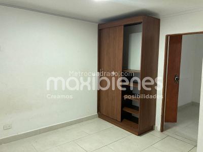 Casa de 3 alcobas en venta en La Almeria, Medellín, 158 m² · foto 10 de 18