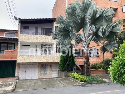 Casa de 3 alcobas en venta en La Almeria, Medellín, 158 m² · foto 14 de 18