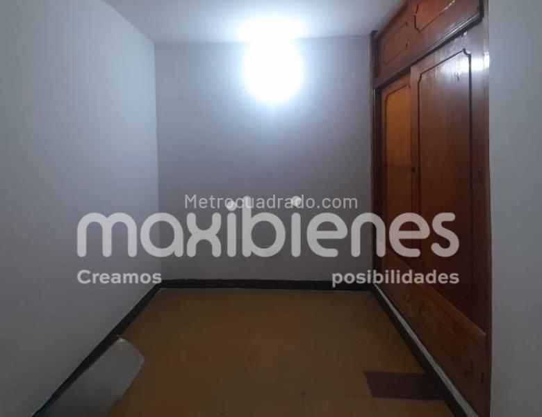 5BR House in El Danubio for Residential or Commercial Use - 5