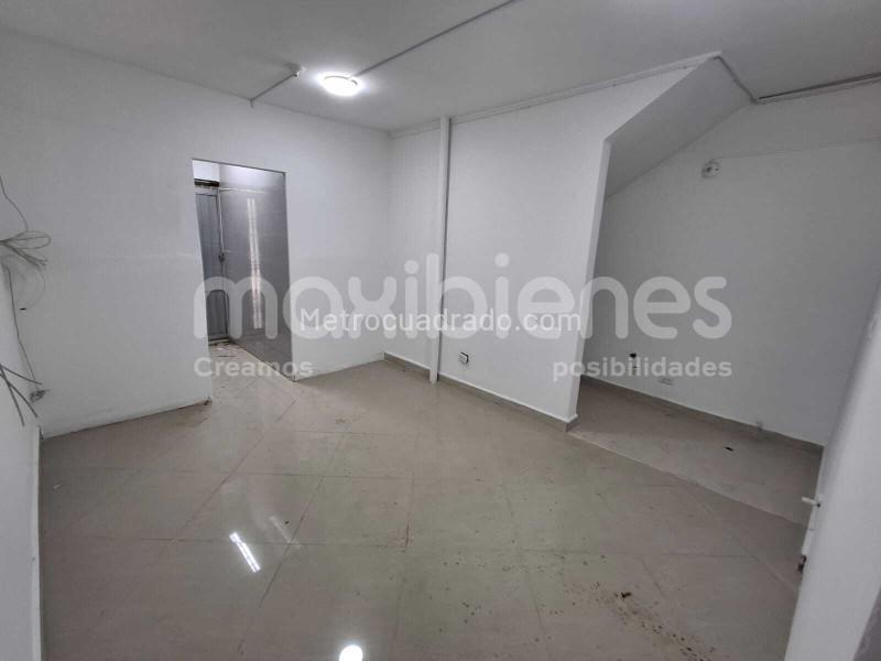 Cozy 5BR House in Calasanz - 4