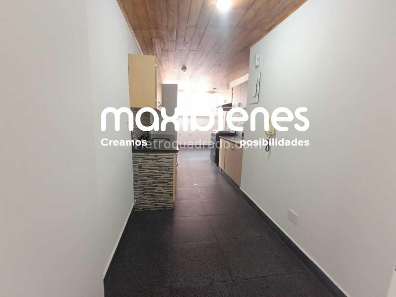 Apartamento Amplio de 4 Alcobas con Acabados Modernos en Los Colores - 2