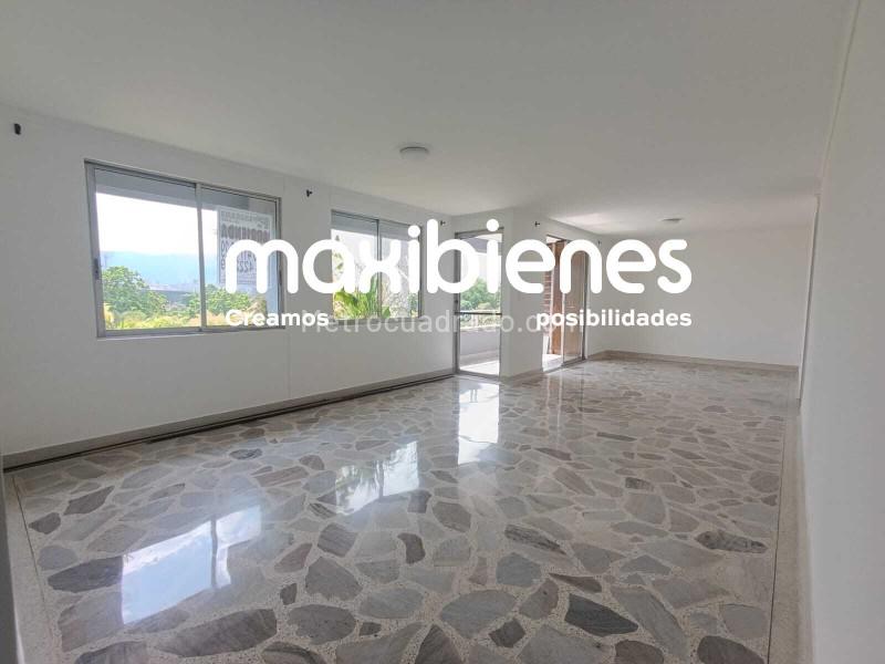 Apartamento Amplio de 4 Alcobas con Acabados Modernos en Los Colores - 3