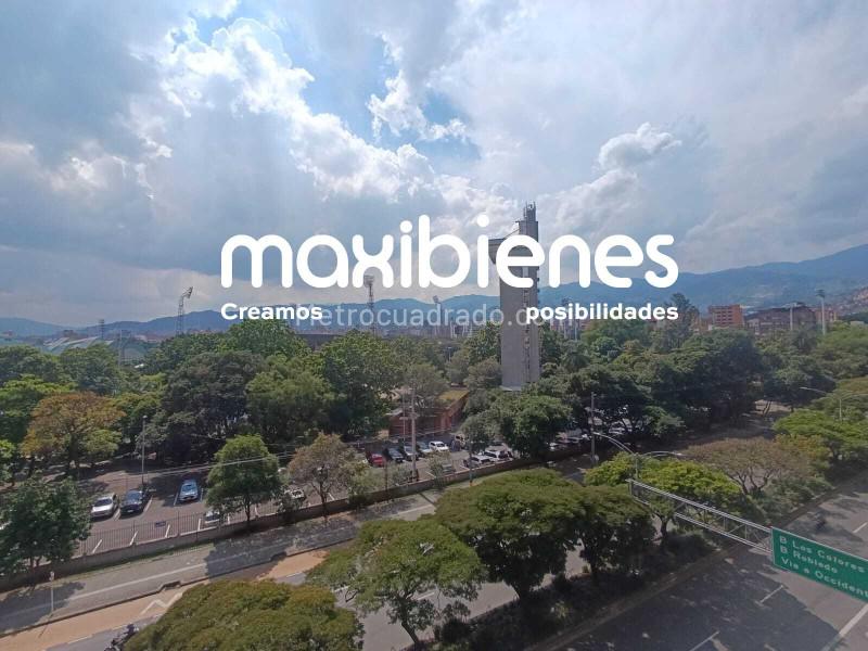 Apartamento Amplio de 4 Alcobas con Acabados Modernos en Los Colores - 5